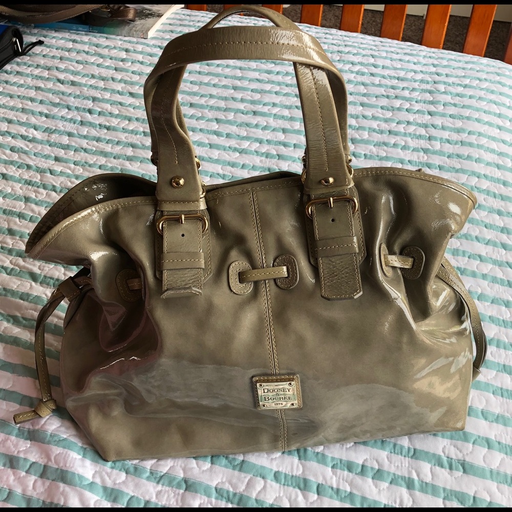 Dooney & Bourke 1975 shoulder bag  👜